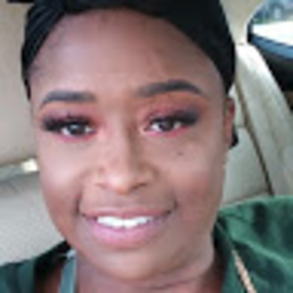 Meet your Posher, Lakisha - Picture 1 of 1